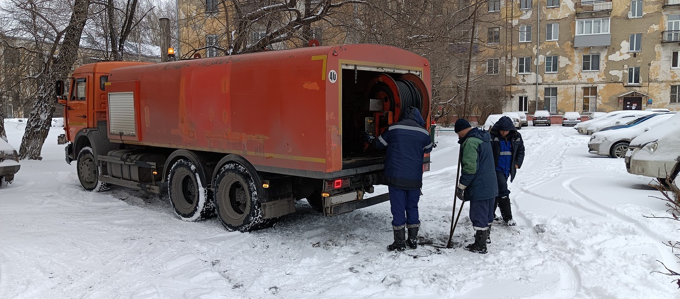 Прочистка канализации от засоров гидропромывочной машиной и специальным оборудованием в Ярославле