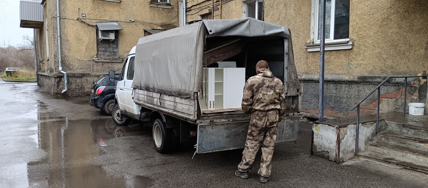 Квартирные перевозки. Погрузка мебели в Газель в Переславле-Залесском